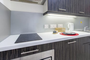1 bed studio, Queens Terrace, City Centre, Southampton, SO143LR - Image 5